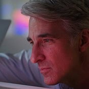 Craig Federighi met MacBook