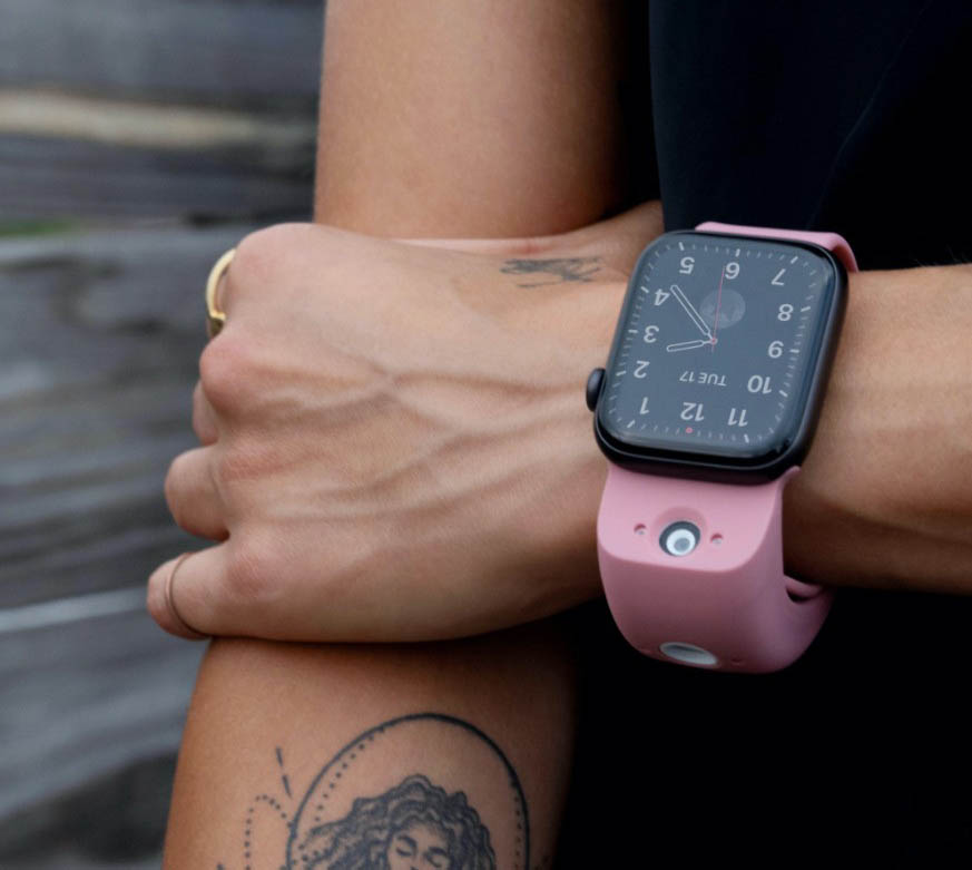 Wristcam is een Apple Watch band met twee camera s
