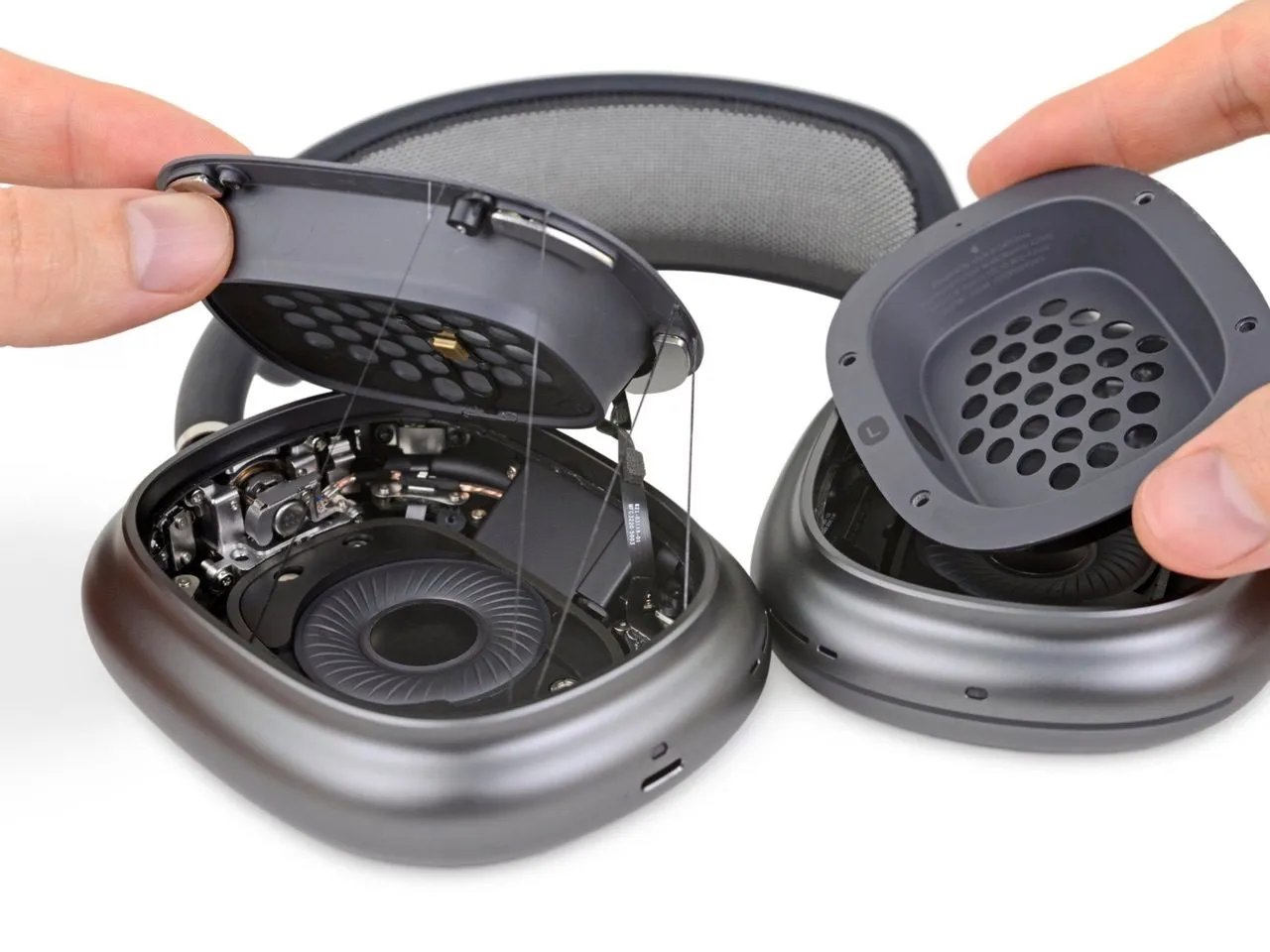 AirPods Max teardown laat zien dat openmaken niet zo eenvoudig is