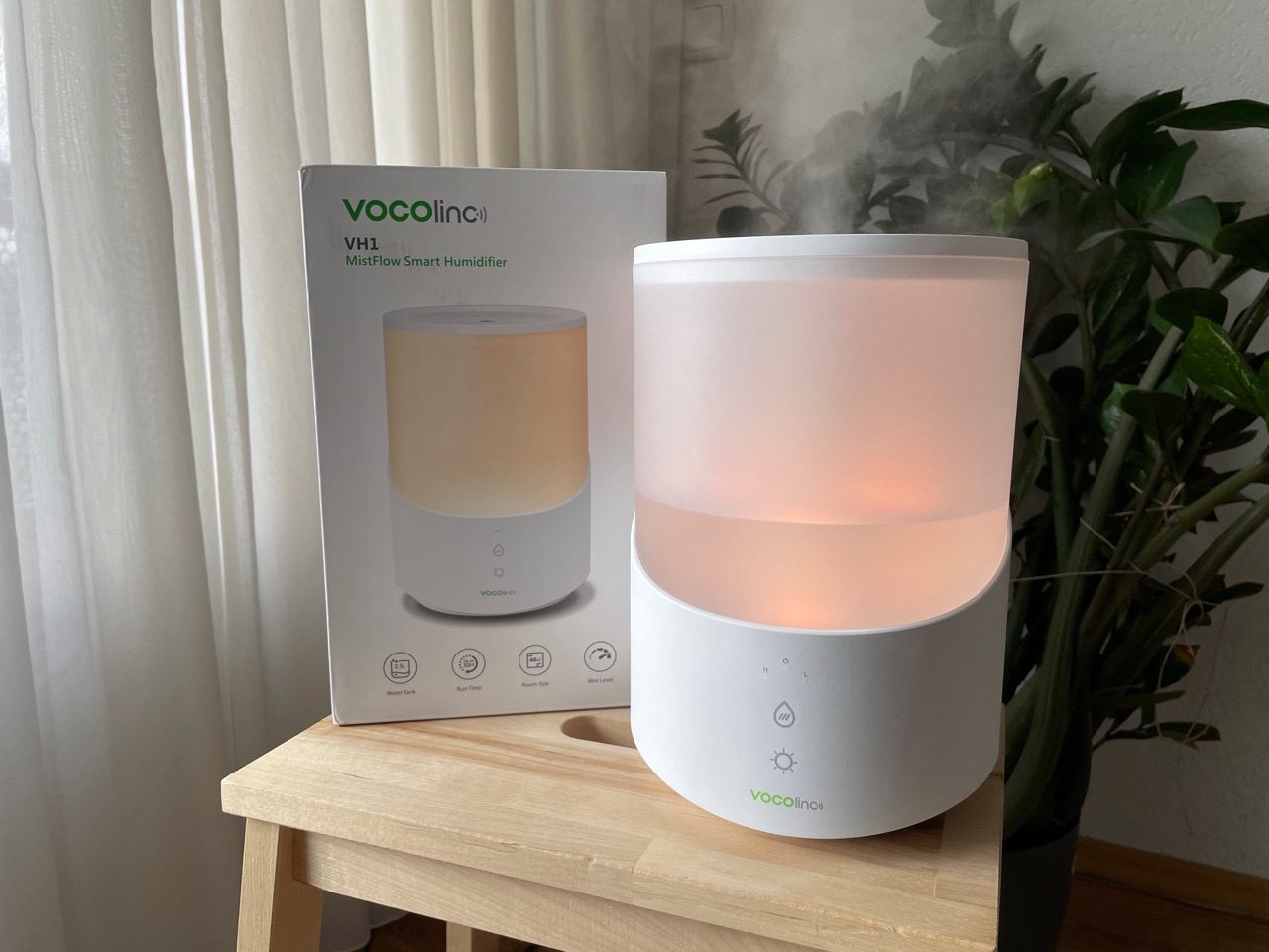 VOCOlinc MistFlow luchtbevochtiger met HomeKit, samen met de doos.