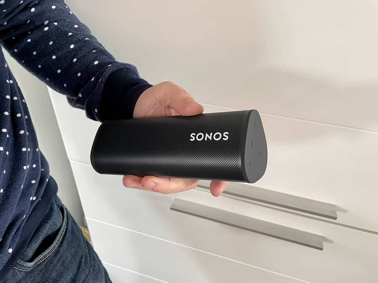 Sonos Roam past makkelijk in de hand