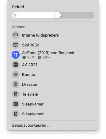 AirPods met Mac verbinden via Geluid-menu.