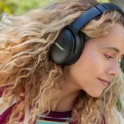 Bose QuietComfort 45 vrouw