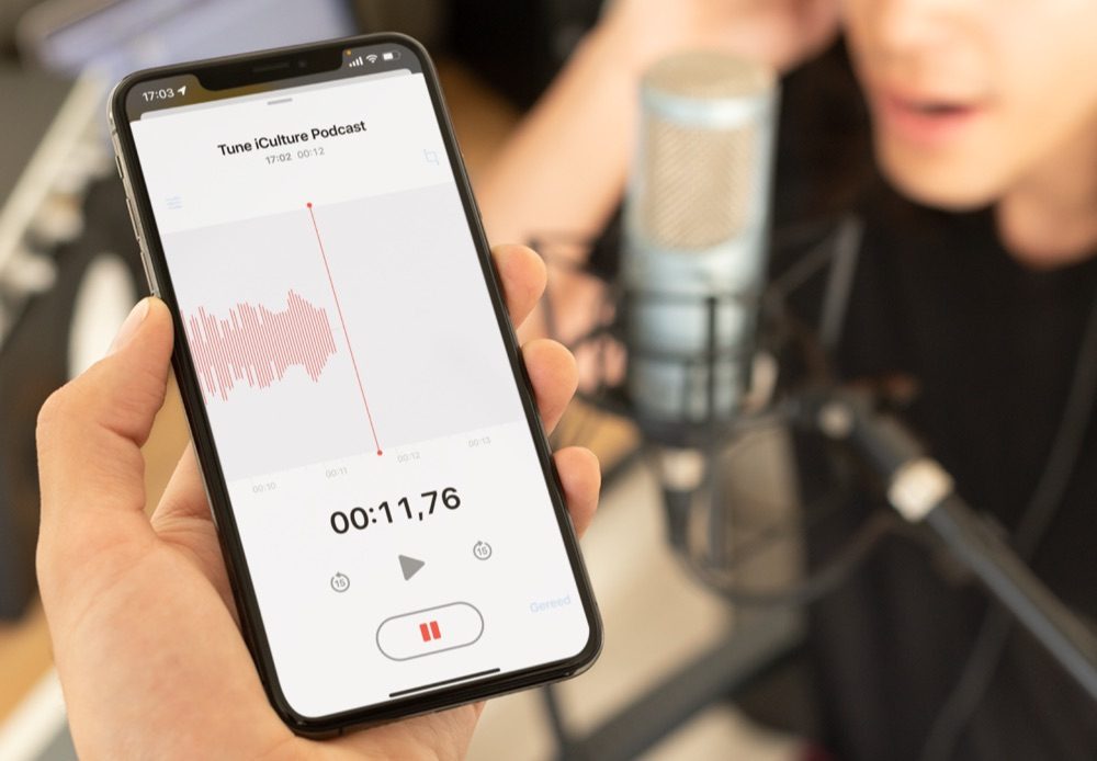 Dictafoon-app op iPhone tijdens opname.