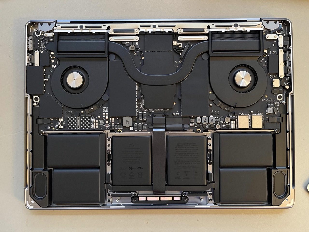 MacBook Pro 2021 teardown