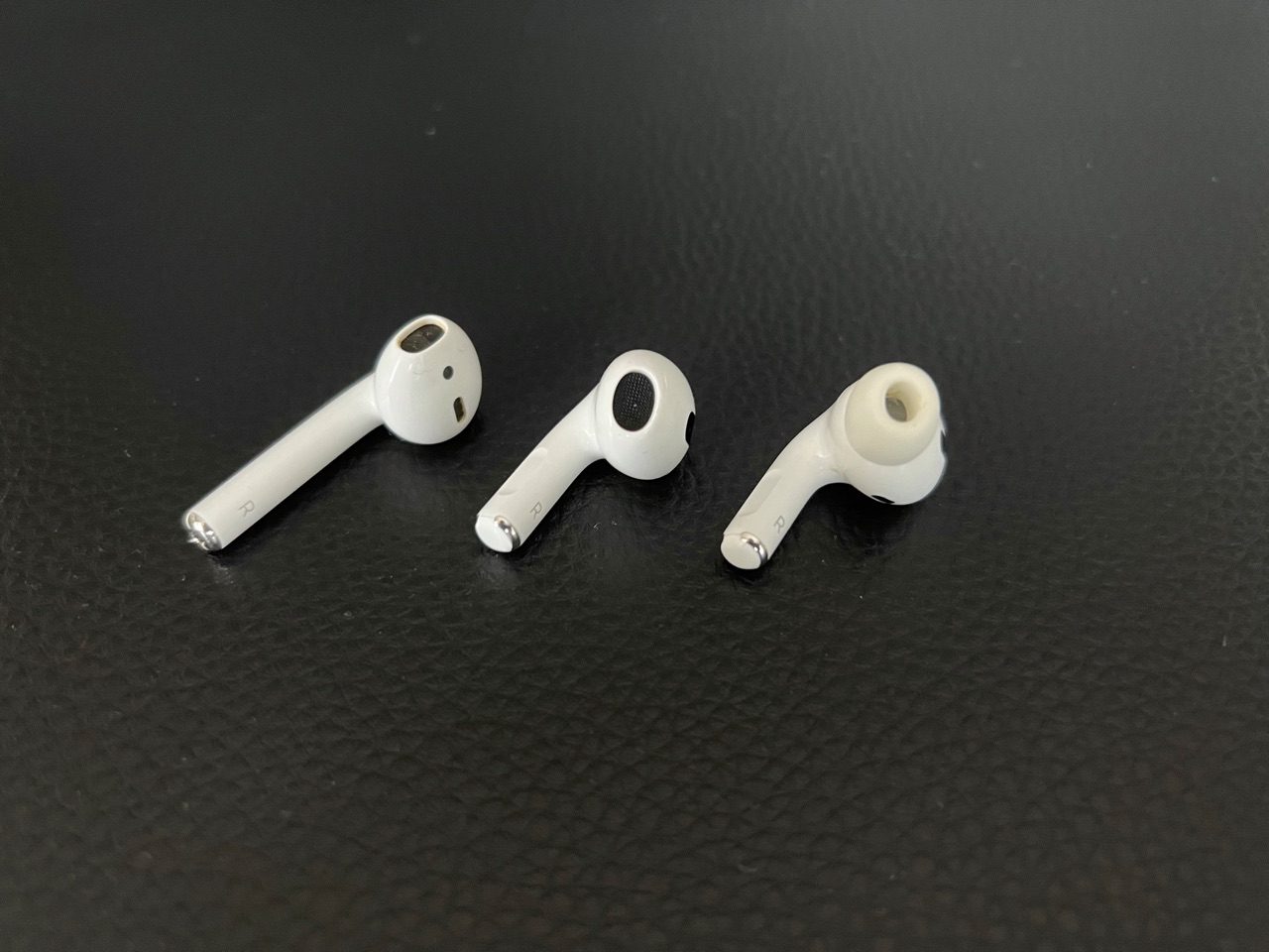 AirPods vs AirPods 3 vs AirPods Pro.