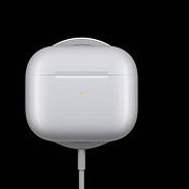 AirPods op MagSafe-lader