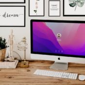 iMac opstartscherm met Memoji