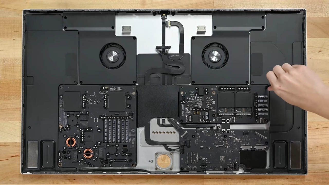 iFixit Apple Studio Display