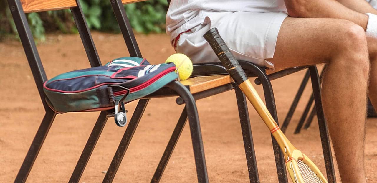 Belkin AirTag houder karabijnhaak tennis
