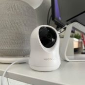 VOCOlinc Opto Smart Indoor Camera VC1 op bureau