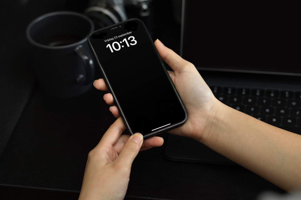 Actief Offer portemonnee Always-on toegangsscherm van de iPhone in zwart-wit tonen