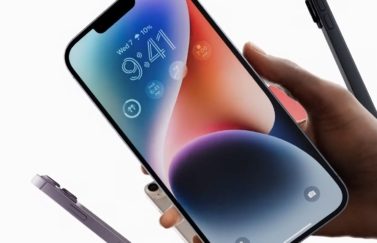 iPhone 14 modellen hand