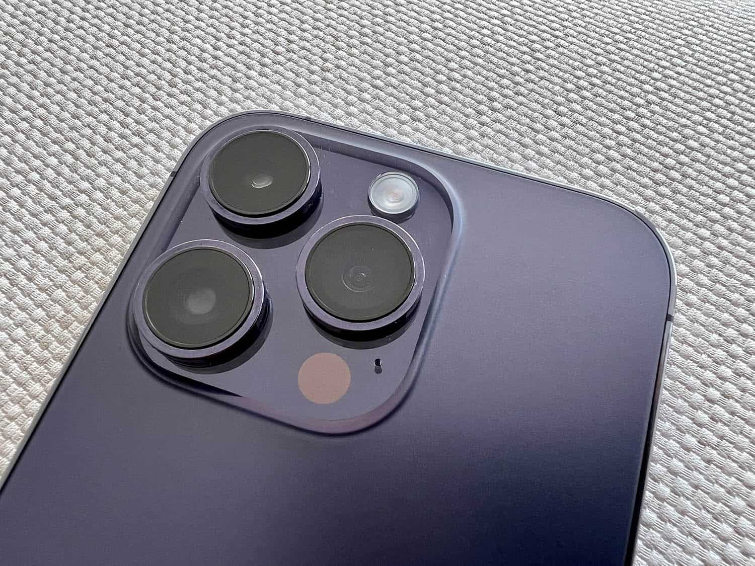 iPhone 14 Pro review: close-up van de camera